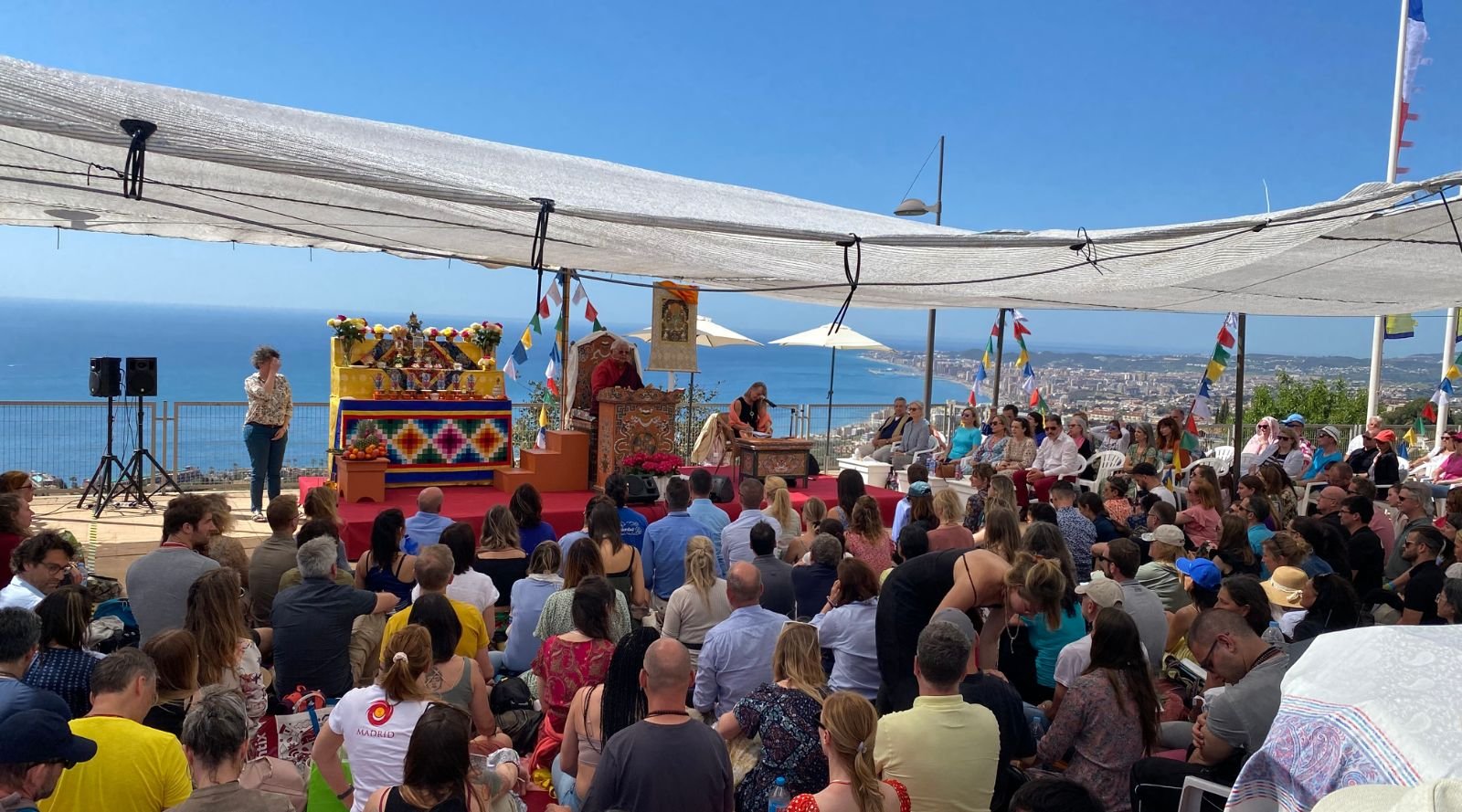 Stupa Španělsko Málaga Benalmádena Buddhistická stupa na jihu Španělska Costa del Sol lama Ole