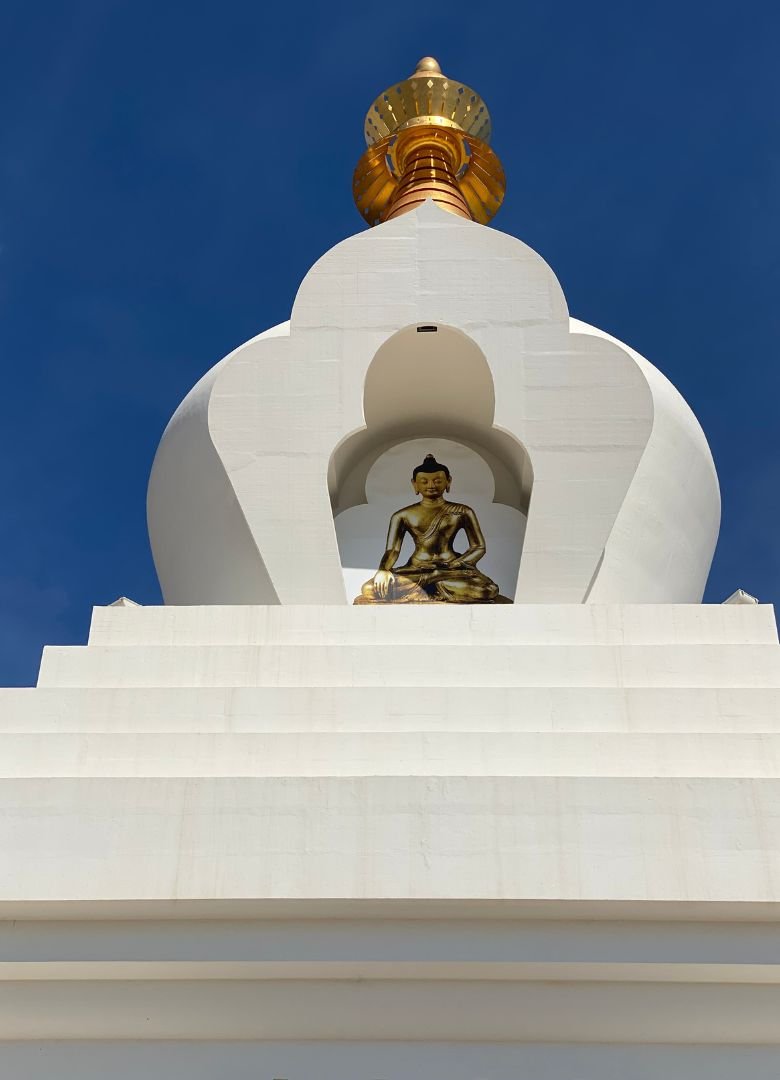 Stupa Španělsko Málaga Benalmádena Buddhistická stupa na jihu Španělska Costa del Sol lama Ole