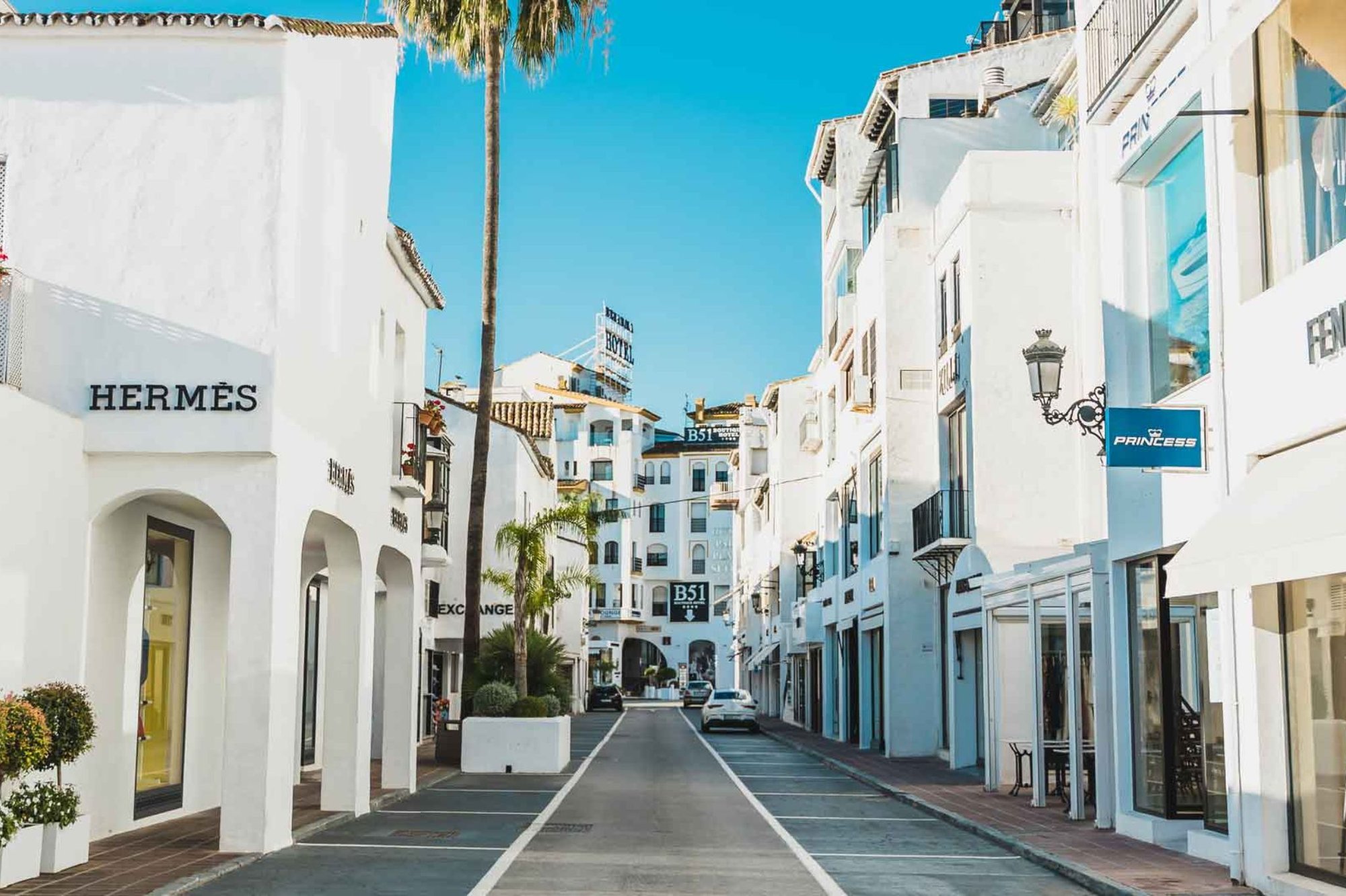 Puerto Banús Marbella Luxusní nákupy španělsko výlety památky Costa del sol